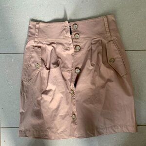 Like new club Monaco button skirt